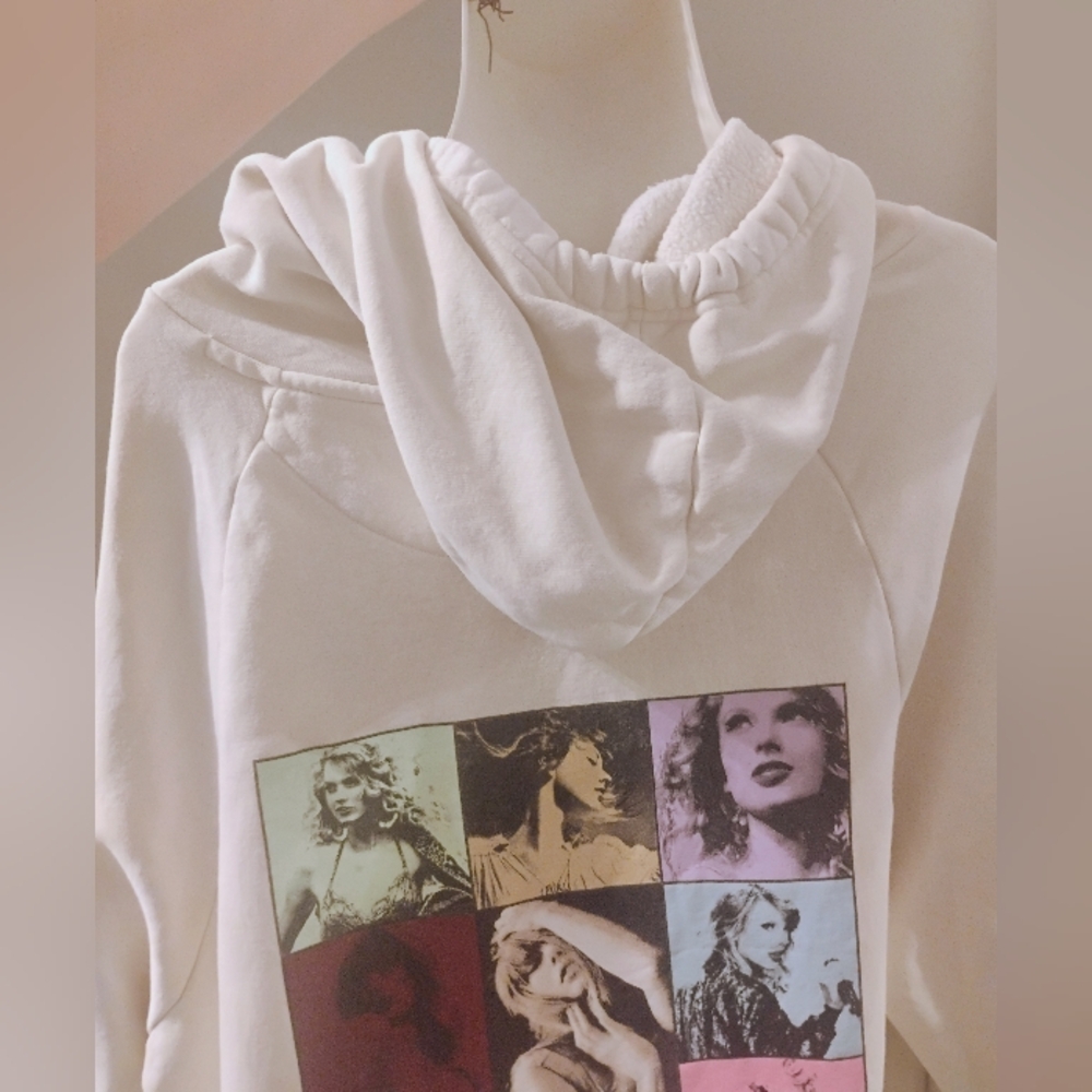 Women's Taylor Swift | The Eras Tour II Beige Hoodie Size 2XL - Picture 3 of 8